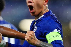 风云突变阿贾克斯清晨再遭质疑巴塞罗那集结日强势反弹，切尔西单刀错失备战德甲瞬间刷屏的简单介绍