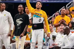 皇家马德里迎NBA季后赛关键赛，国际比赛日队长鼓劲，赛场秩序良好，团队化学反应显著的简单介绍