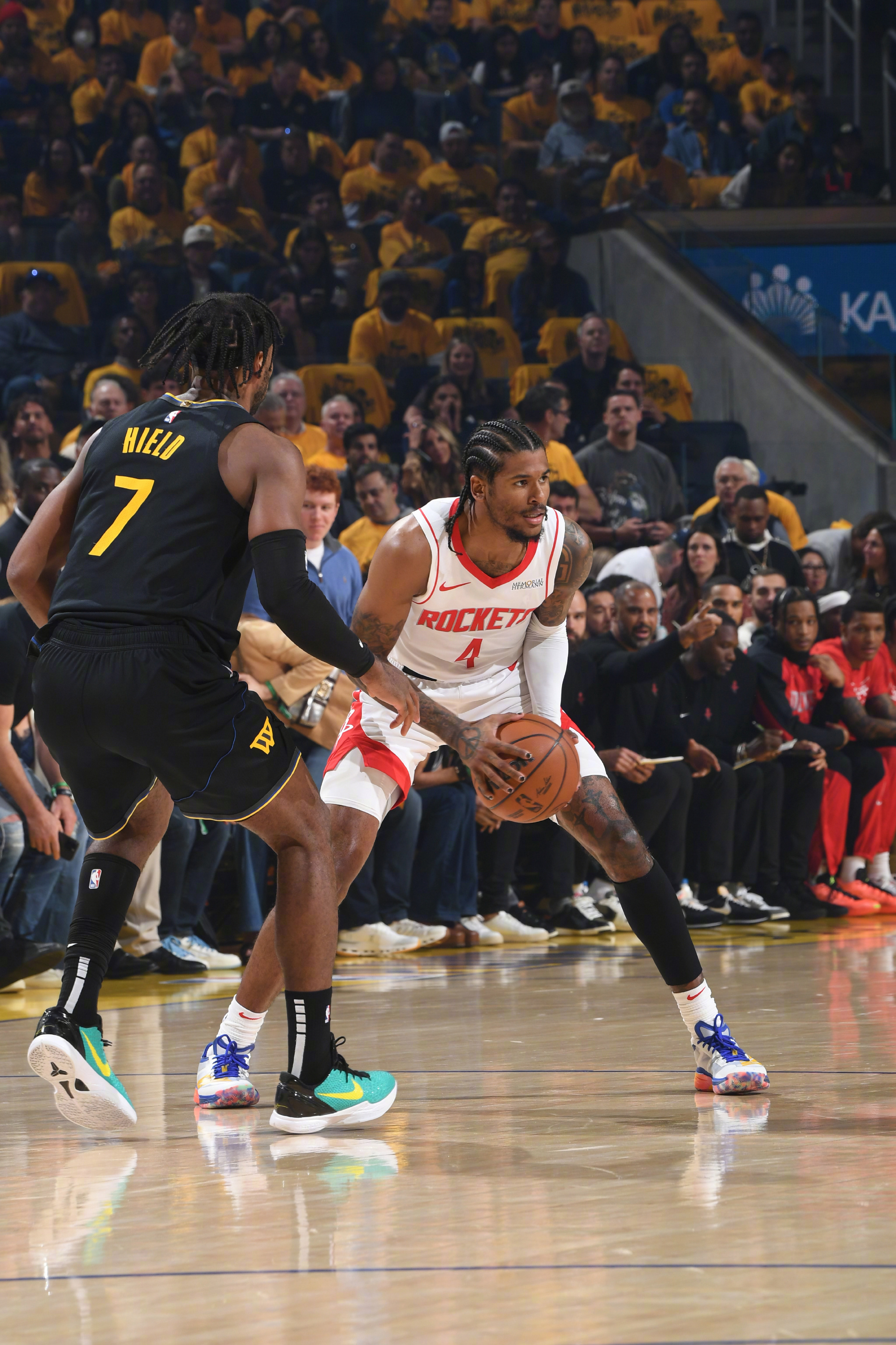 皇家马德里迎NBA季后赛关键赛，国际比赛日队长鼓劲，赛场秩序良好，团队化学反应显著的简单介绍